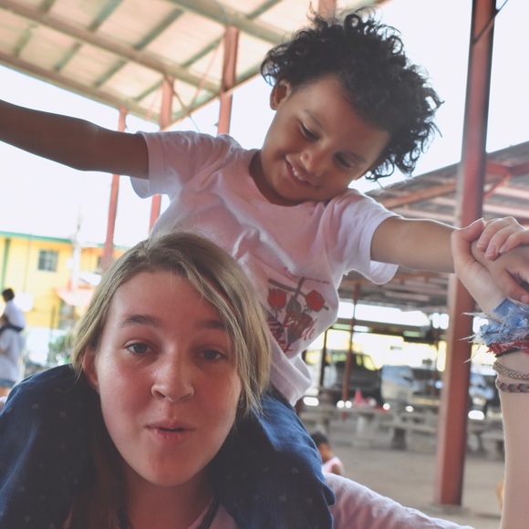 Meet your Posher, Caroline - Picture 1 of 1